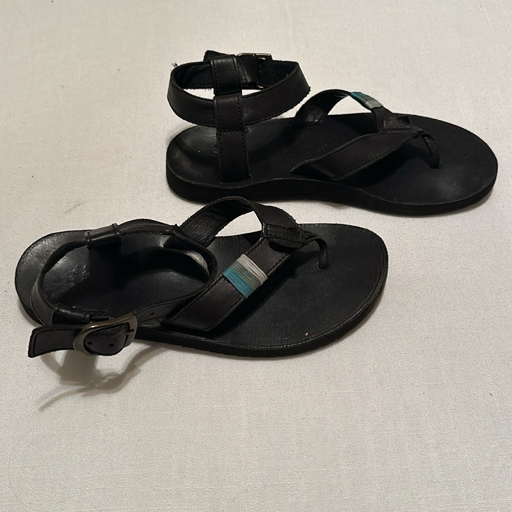 Black Teva sandals 🖤 - Picture 2 of 6